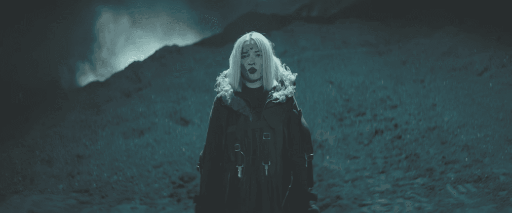 Natalia Nykiel w postapokaliptycznym klipie. Przy utworze pracowała Maria Peszek