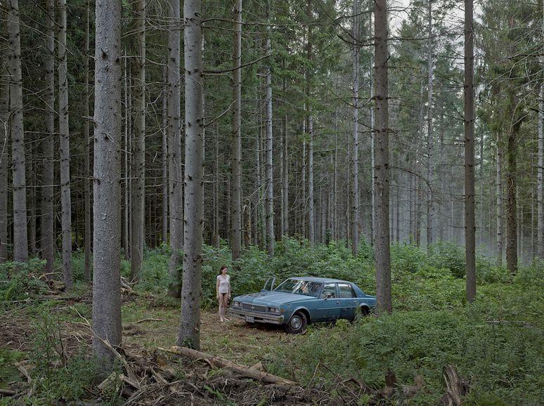 Nagość, natura i melancholia. W Toruniu trwa wystawa Gregory'ego Crewdsona, wybitnego amerykańskiego fotografa