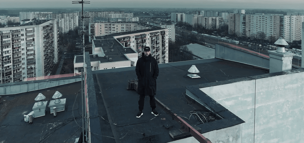 Sokół i jego "Warszawa". Raper wykonał cover kultowego utworu T.Love