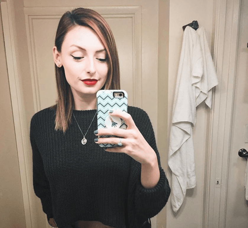 25-latka mocno ucierpiała w wypadku samochodowym. Jej makijaż ani drgnął. Teraz 5-gwiazdkowa recenzja kosmetyku robi furorę