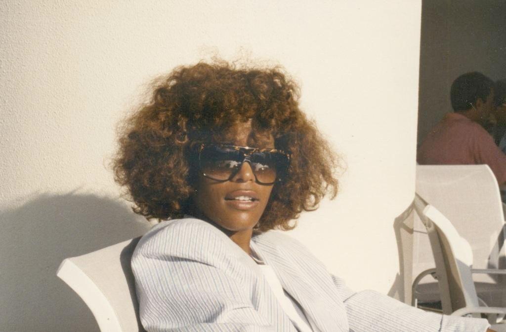 Filmowa biografia Whitney Houston to pozycja obowiązkowa dla fanów wielkiej diwy i nie tylko. Reżyserem jest laureat Oscara