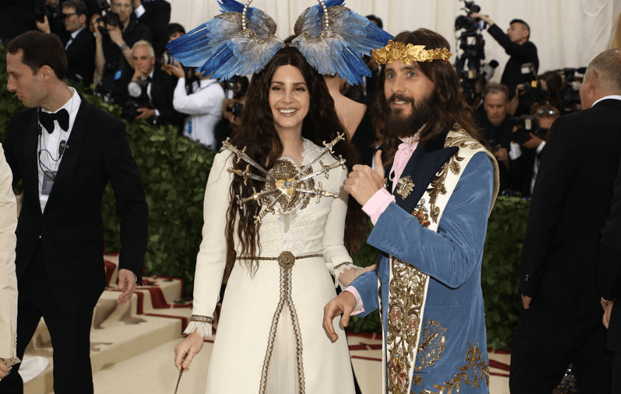 Gwiazdy na Met Gali zaszalały ze stylizacjami: Rihanna jako Papież, Czarna Madonna i Jared Leto jako Jezus Chrystus