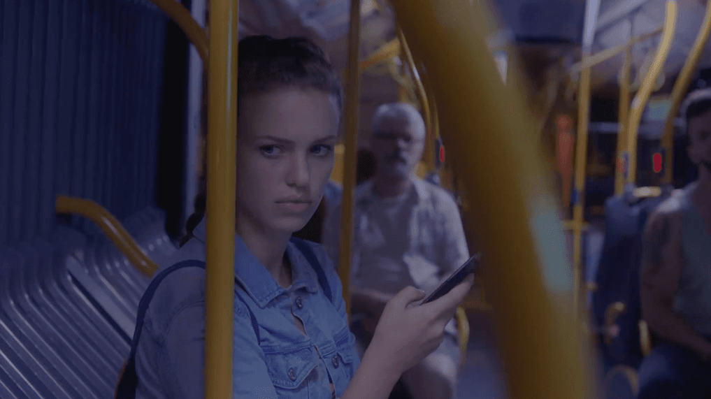 Jak reagować na rasizm w miejscu publicznym? Zobaczcie świetne wideo