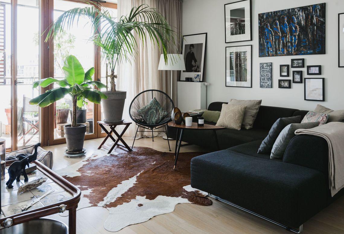 Tradycyjne rzemiosło i sztuka nowoczesna we wnętrzach domu projektanta Wojtka Haratyka