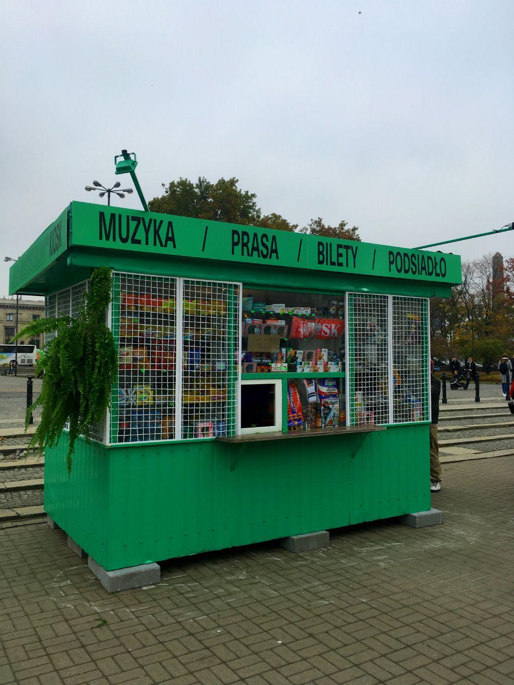Ciężki żywot muzyka: Dawid Podsiadło otworzył obskurny kiosk