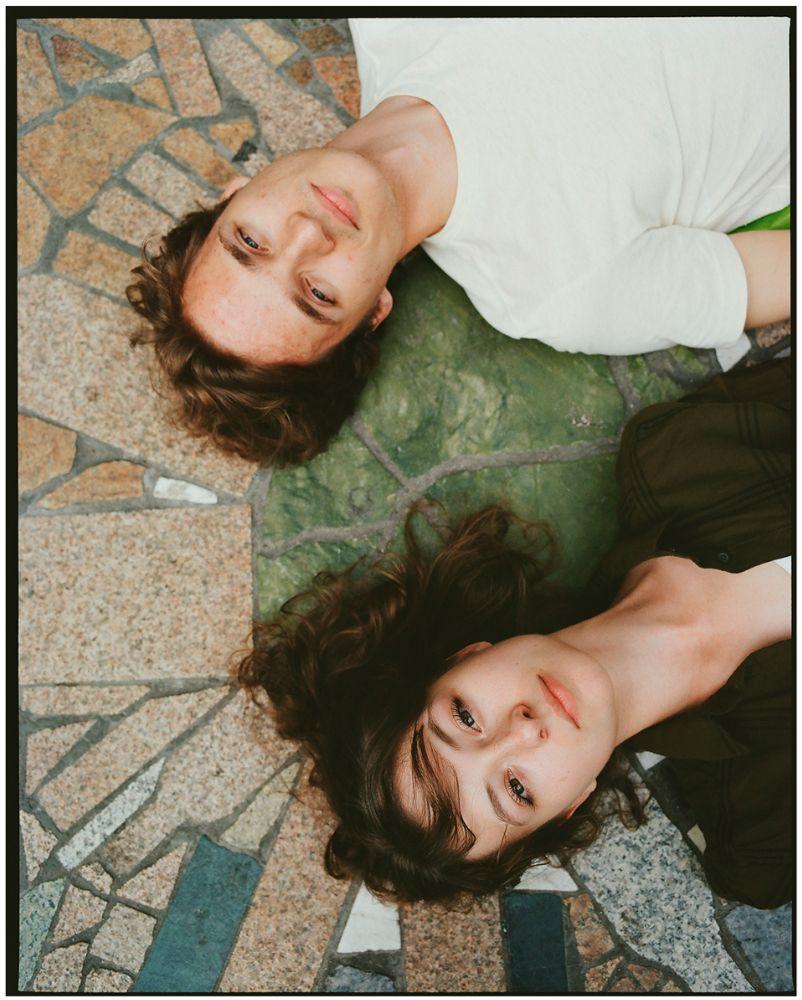 Kwiat Jabłoni, tegoroczna indie folkowa rewelacja, powraca z nowym singlem i zapowiada płytę [wywiad]