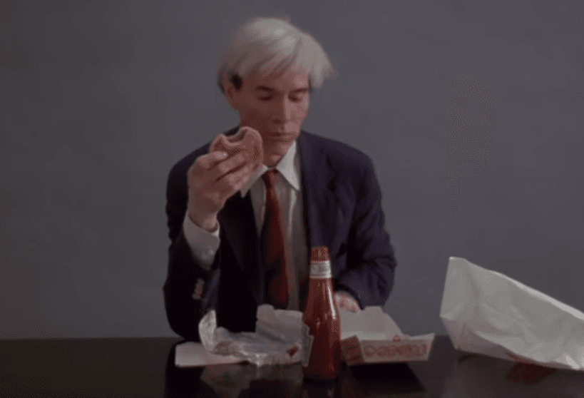 32 lata po swojej śmierci Andy Warhol reklamuje Burger Kinga
