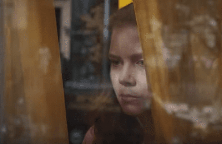 Jest zwiastun nowego thrillera z Amy Adams w roli głównej. „Kobieta w oknie” trafi do kin w maju 2020 roku