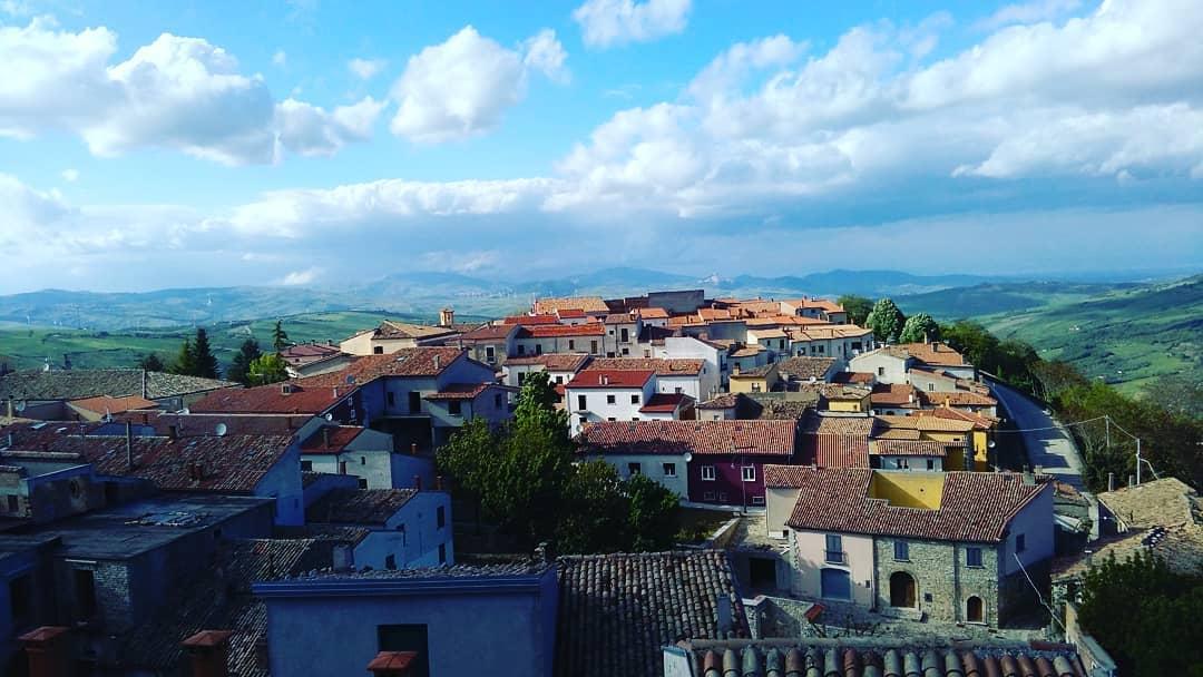 Malownicza wioska we Włoszech sprzedaje domy za 1 euro