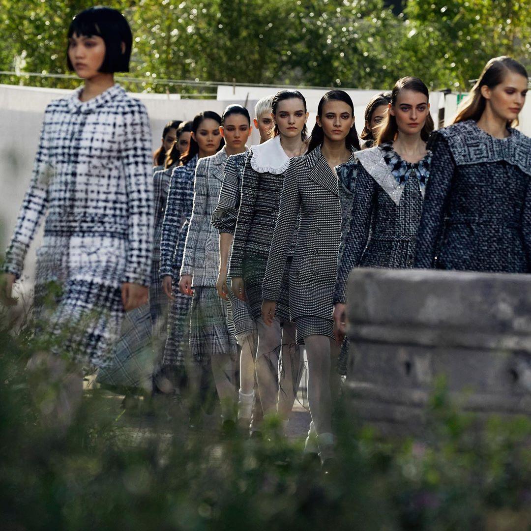 Chanel haute couture wiosna-lato 2020: wyprawa w głąb Francji