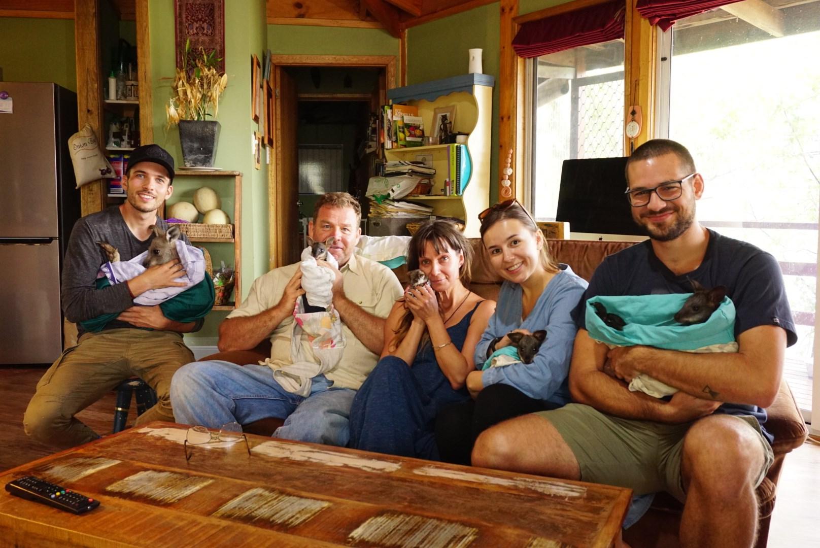 Polki nie płaczą dla Australii, tylko dla niej szyją. Efekty ich pracy widać na kangurach