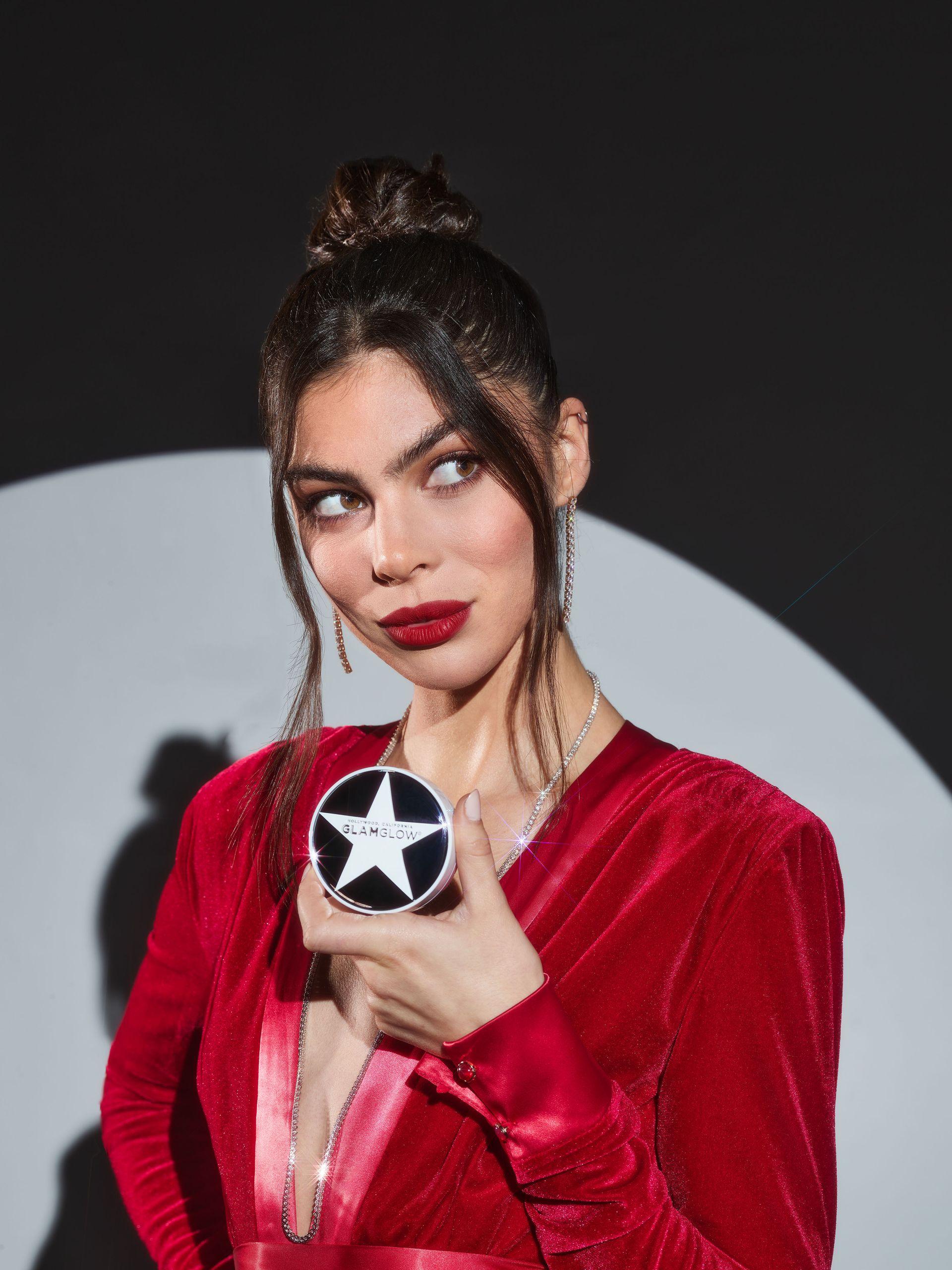 Perfekcyjnie matująca baza pod makijaż dla skóry problematycznej