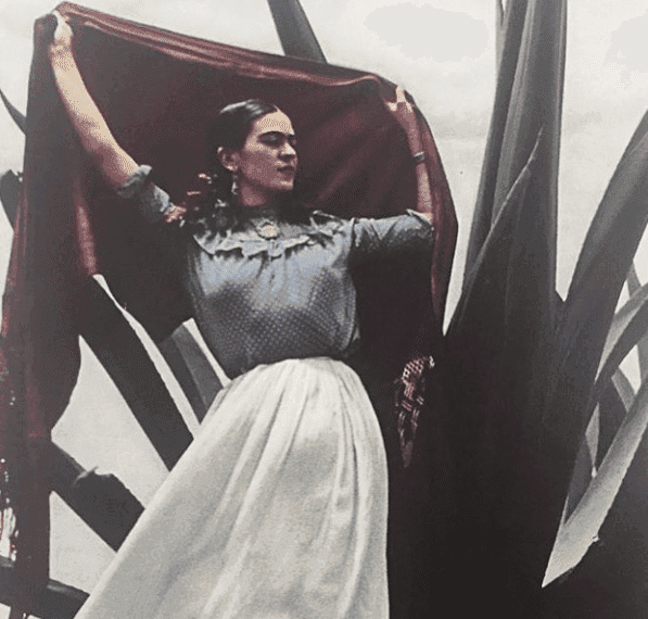 Daj się oprowadzić po legendarnym domu Fridy Kahlo. Oczywiście online