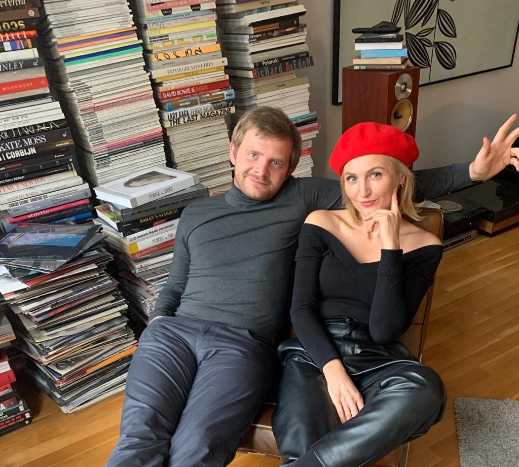 Rafał Zawierucha tańczy w nowym projekcie Reni Jusis, która śpiewa po francusku [wideo]