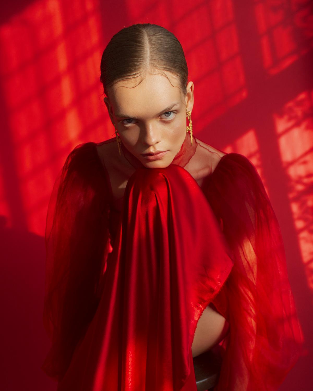 Świeżość i kobiecość, czyli dużo dobra od młodych projektantek w sesji modowej Olki Van