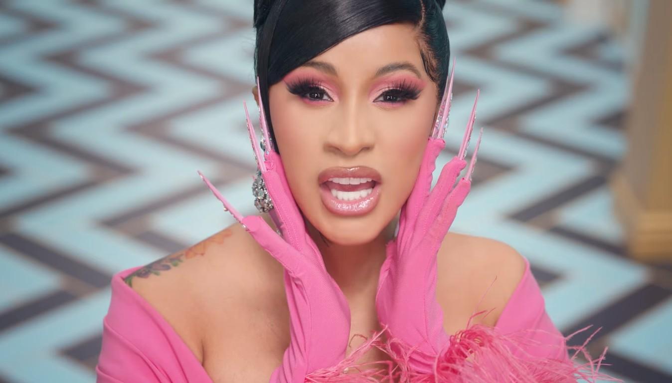 Cardi B poparła Strajk Kobiet. TVP Info: „Odurzała mężczyzn, po seksie okradała"