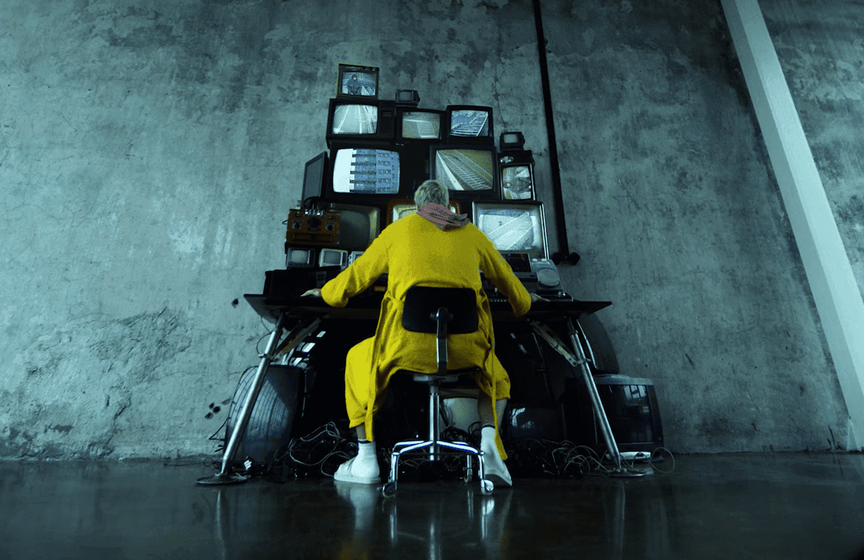 Powrót (Błażeja) Króla! Surrealistyczny teledysk zapowiada nowy album artysty