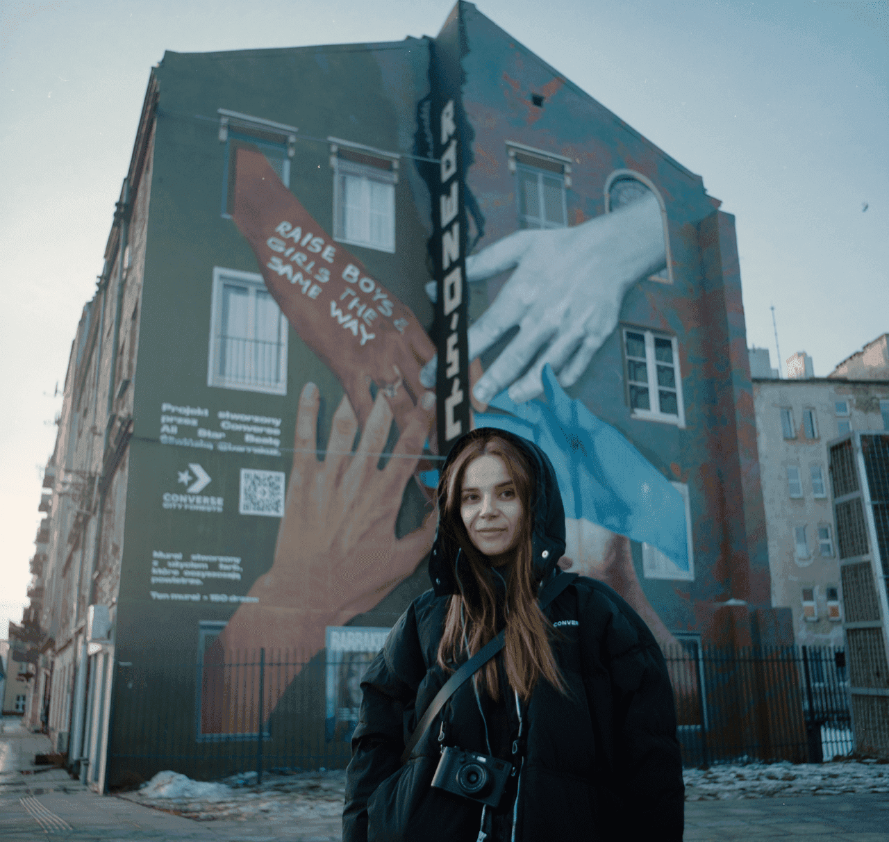 Converse przełamuje bariery i prezentuje kolejne murale oczyszczające powietrze