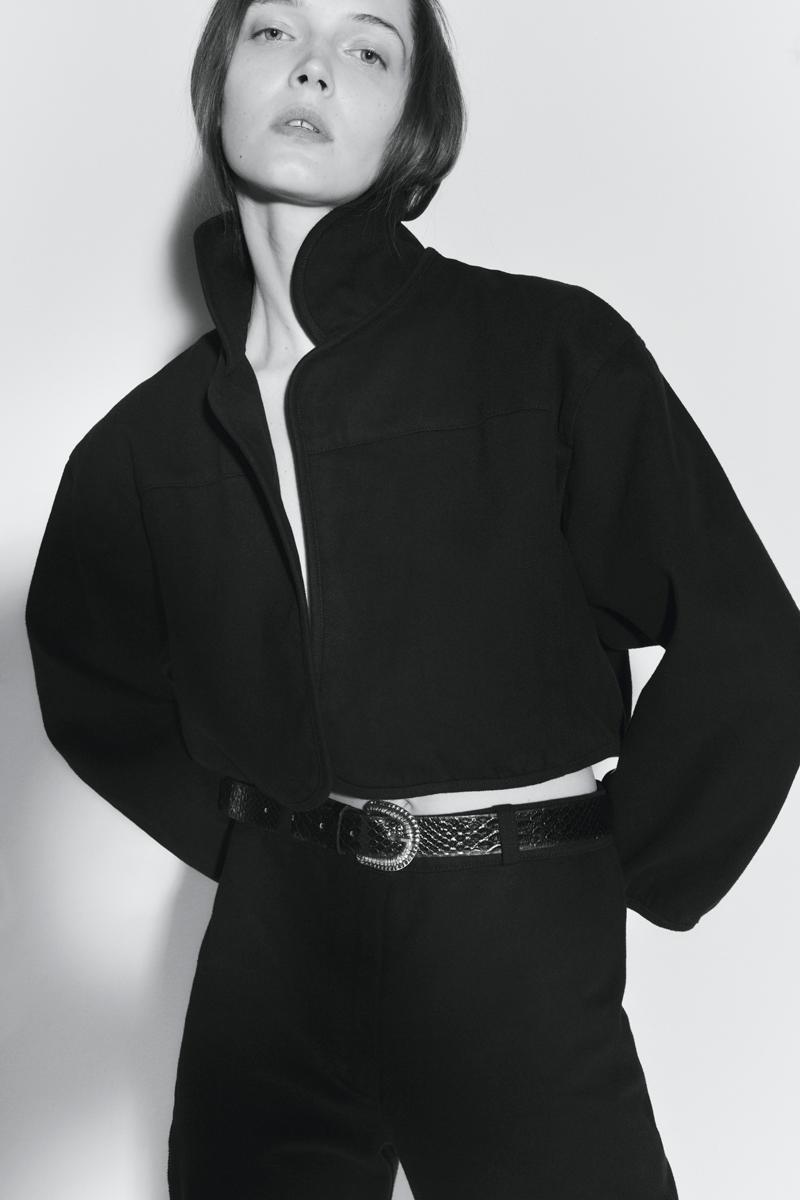 W swojej nowej kolekcji Ania Kuczyńska odkrywa kolejne oblicza minimalizmu