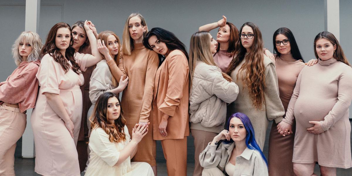 „Jestem Ewa, a to jest moje ciało". Farna pokazuje historie kobiet w ciałopozytywnym projekcie