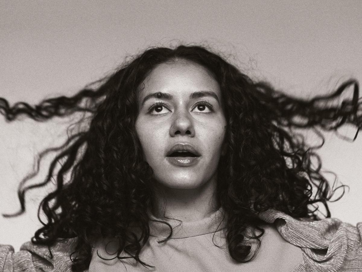 Sesja polskiej fotografki zwraca uwagę na osoby LGBT+, które należą do mniejszości etnicznych