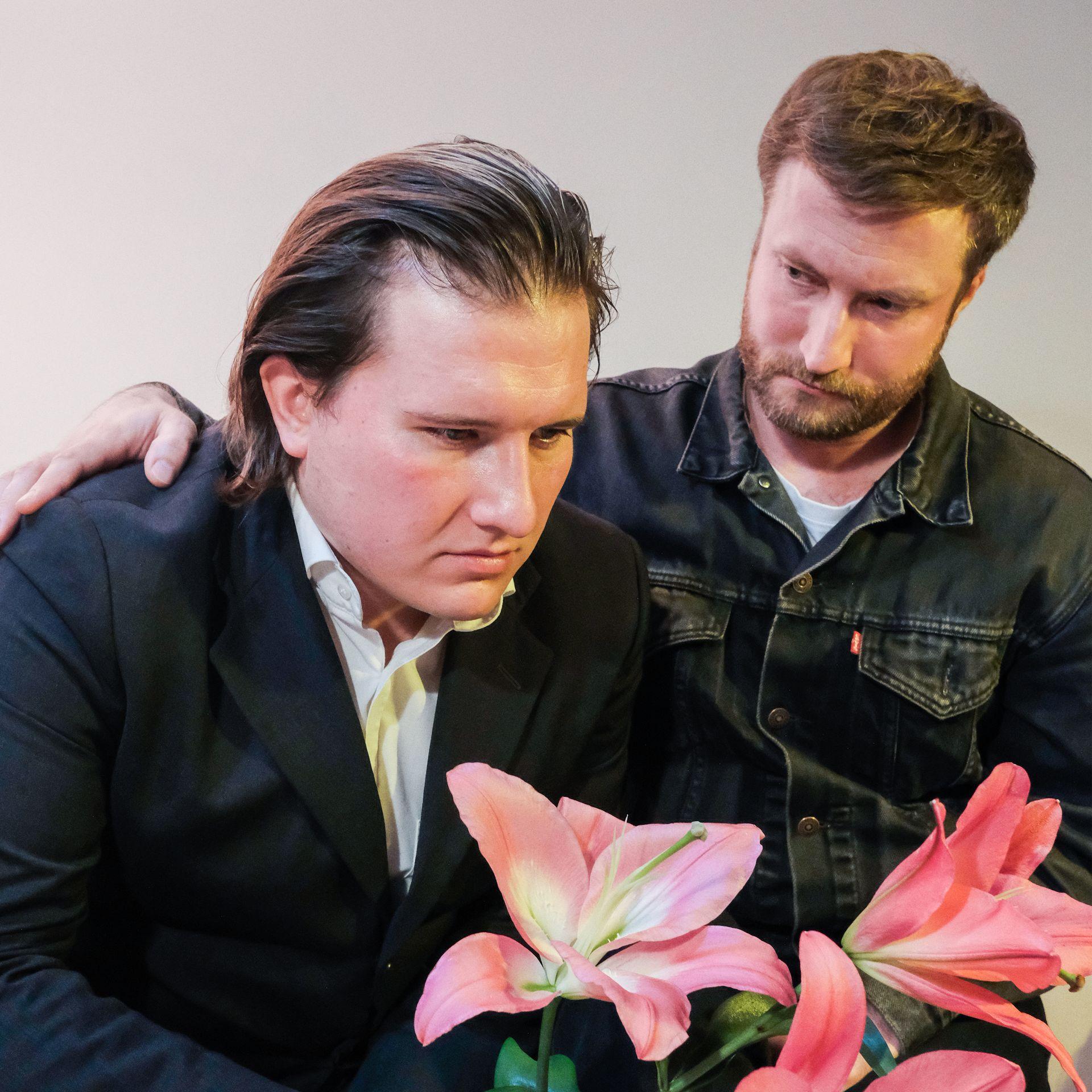 Nowa płyta zespołu Wczasy to kicz, w którym każdy znajdzie kawałek siebie [recenzja]