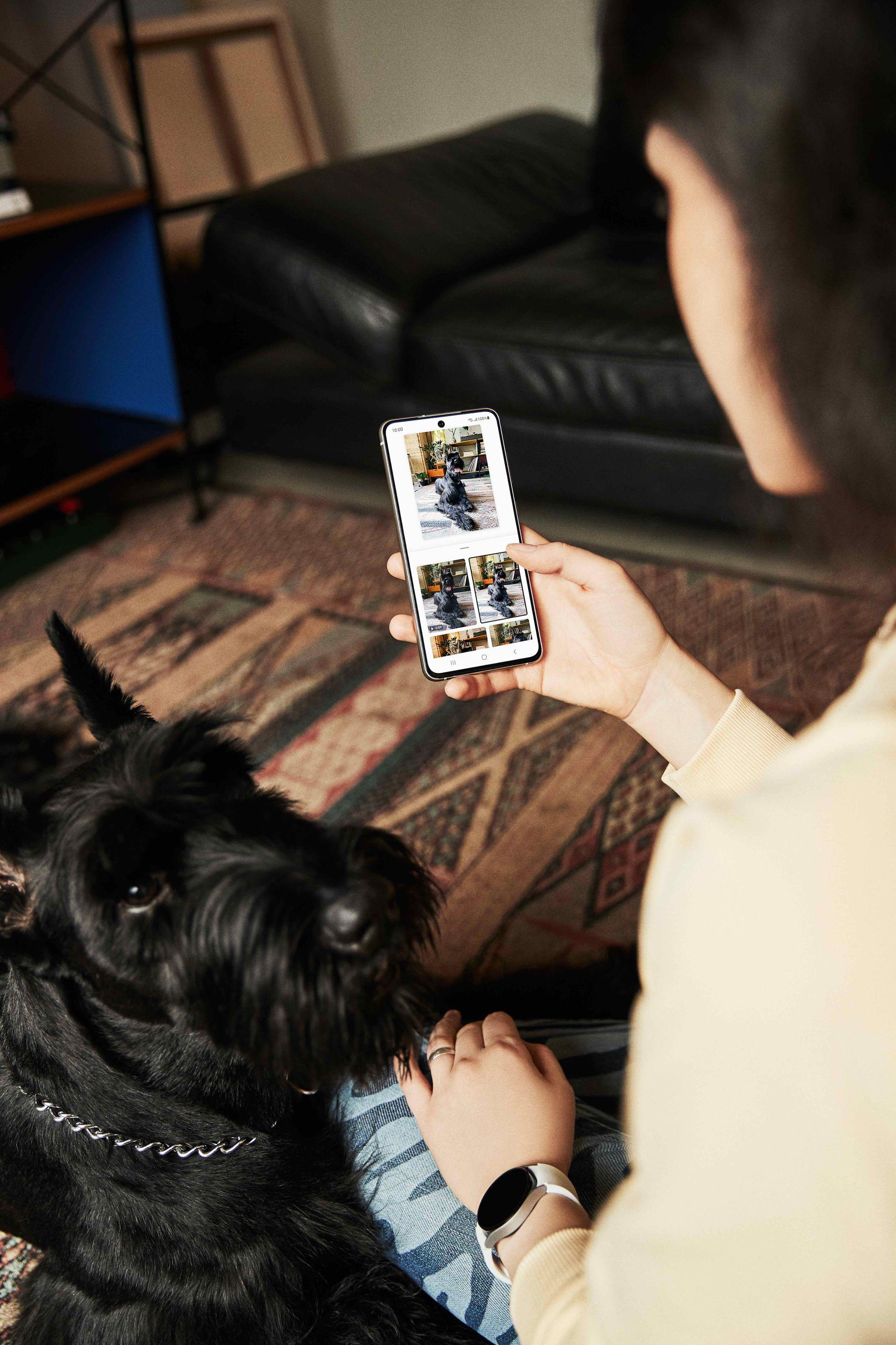 Oczy dookoła głowy? Teraz już tak. Z tym smartfonem nic nam nie umknie – z przodu ani z tyłu