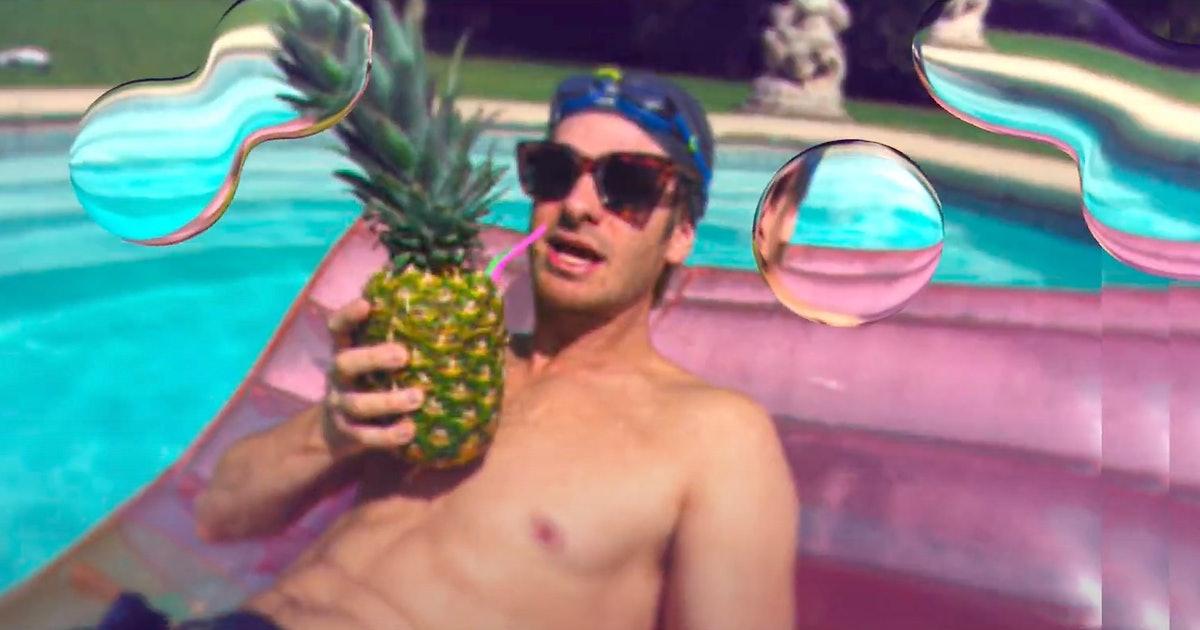 Najbardziej socialmediowy film świata, który kpi z social mediów. „Król Internetu” za moment w kinach