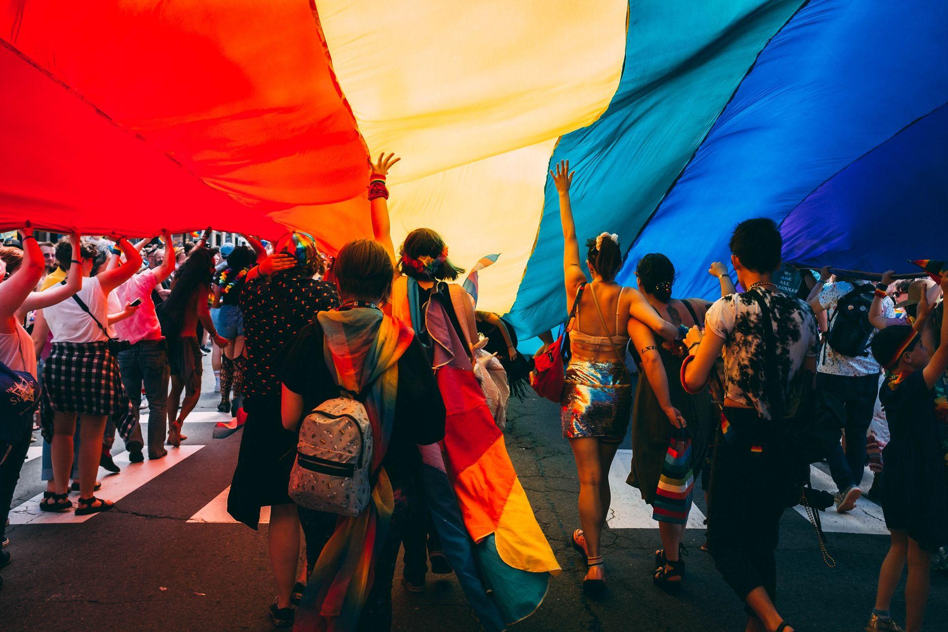 Sytuacja osób LGBT+ w Polsce nie jest łatwa, ale nie jest najgorzej, a nawet jest się z czego cieszyć - mówią jej przedstawiciele