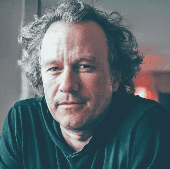 Jak wyglądaliby dziś księżna Diana i Michael Jackson? Stambułski fotograf i akcja „Jakby nic się nie stało”