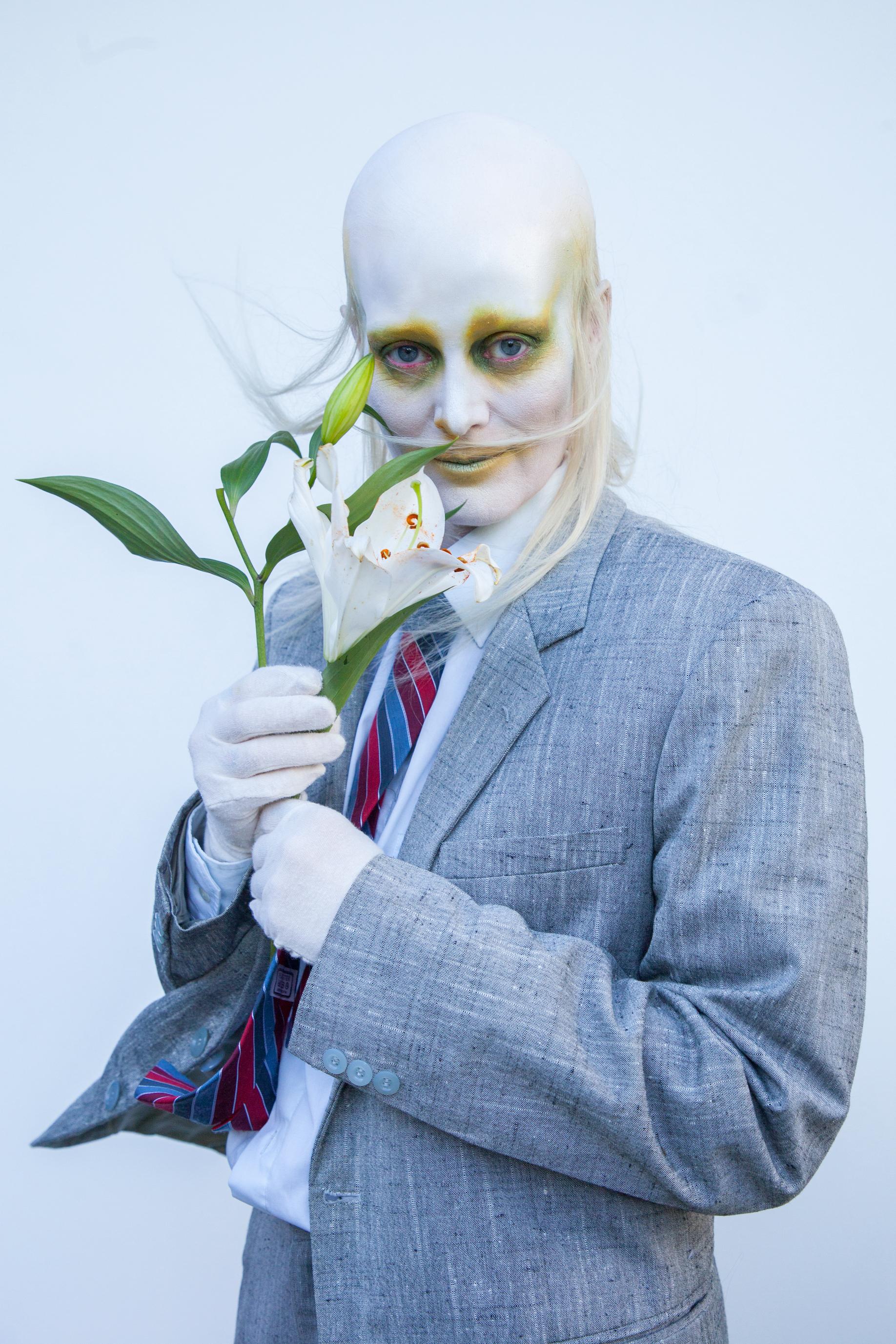 Fever Ray oficjalnie zapowiada nowy album, prezentując utwór „Carbon Dioxide”. Do zapętlenia
