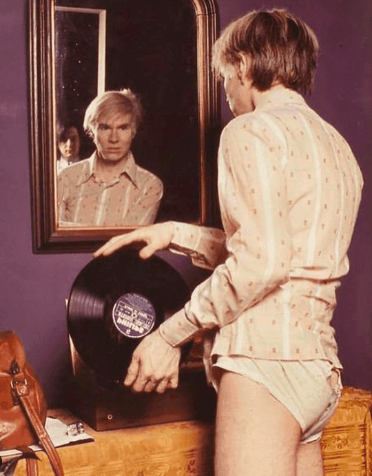 Przyśniło mi się dzisiaj, że rozmawiałem z Warholem o popie [FELIETON]