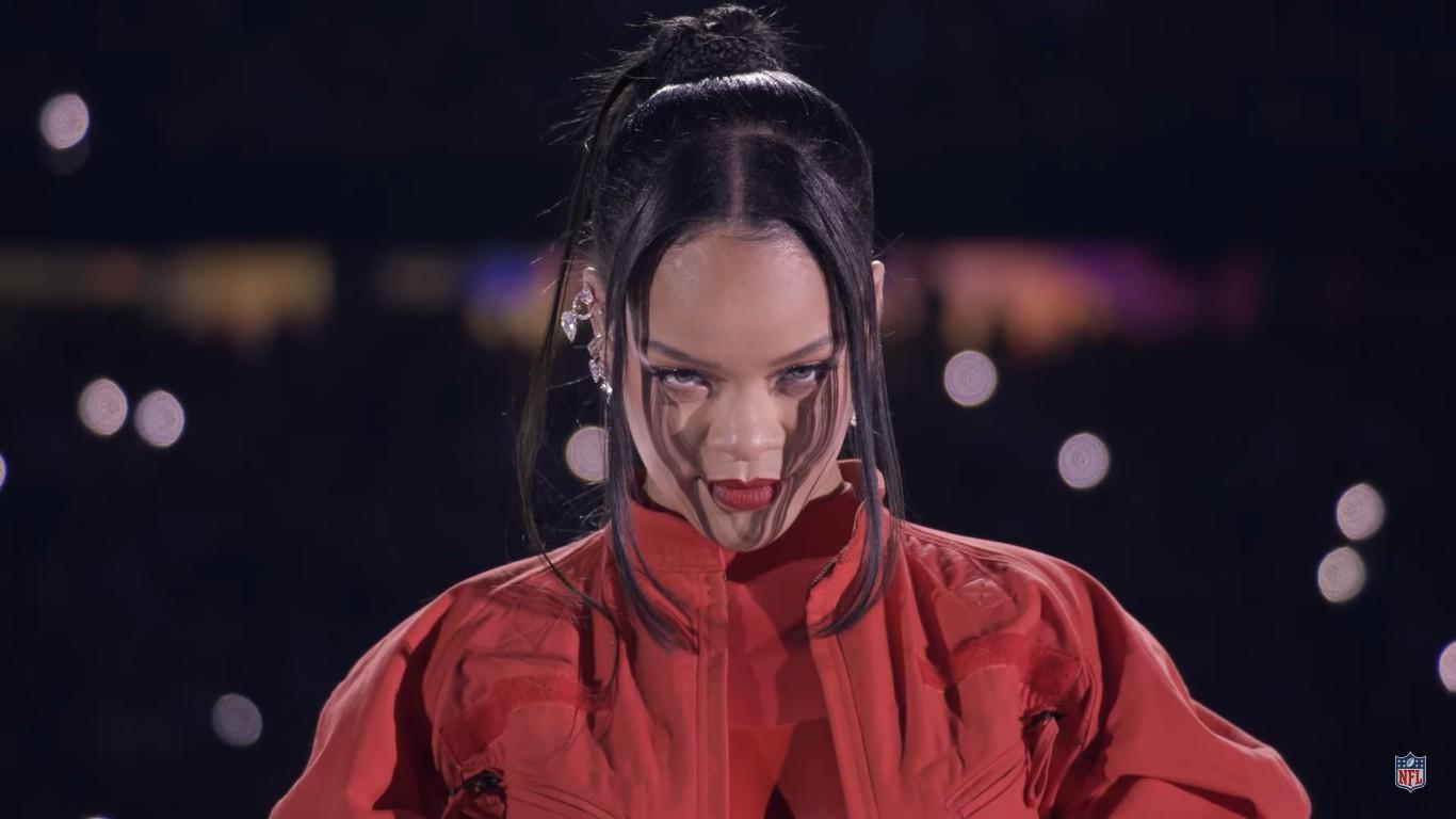 Powrót Rihanny: występ na SuperBowl podzielił fanów. Gwiazda ogłosiła drugą ciążę