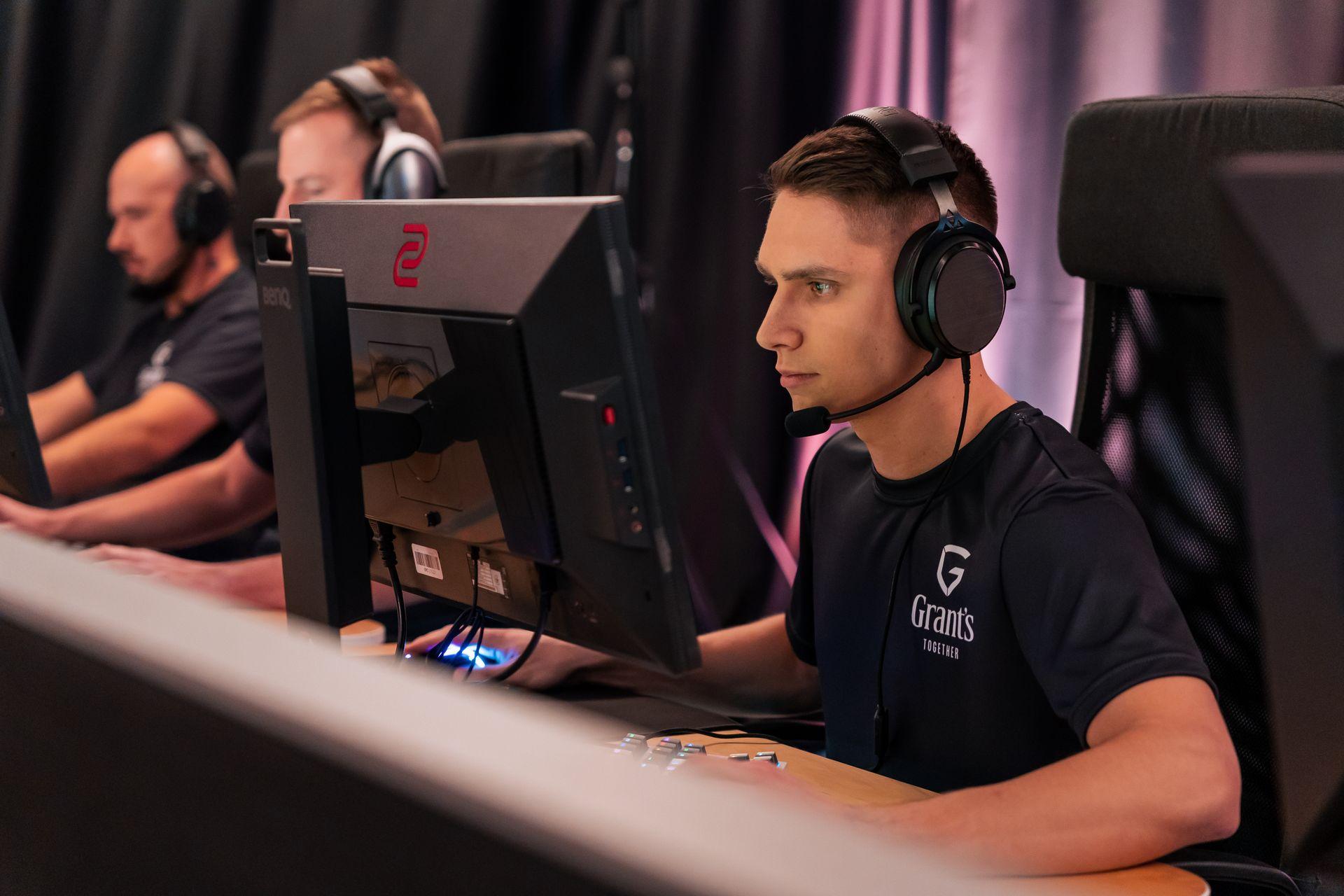 Ekipę tworzy się na całe życie, nie na jeden sezon! Odkrywamy świat profesjonalnego gamingu