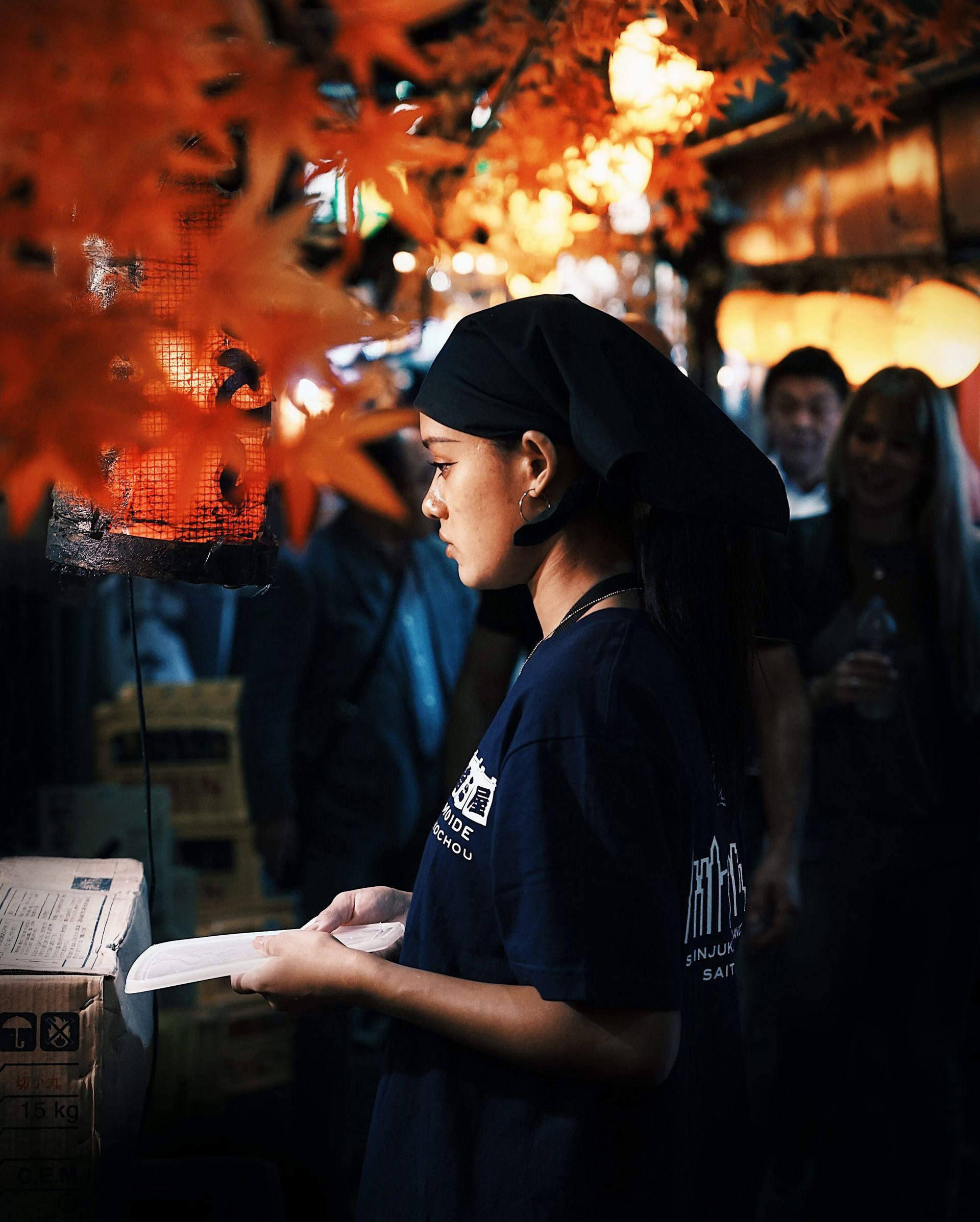 Chciałabym mieć pracę, gdzie nie muszę się tyle uśmiechać [FELIETON]