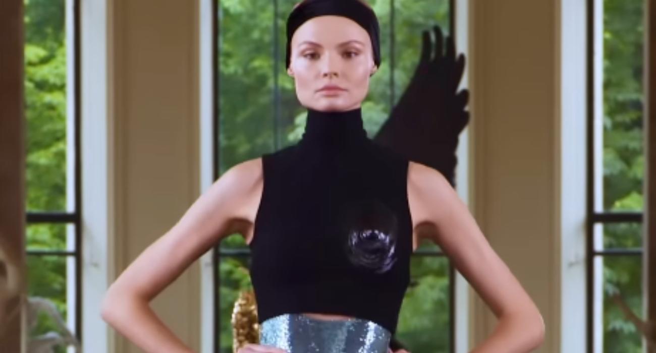 Wielki powrót Magdaleny Frąckowiak! Wystąpiła w pokazie Schiaparelli