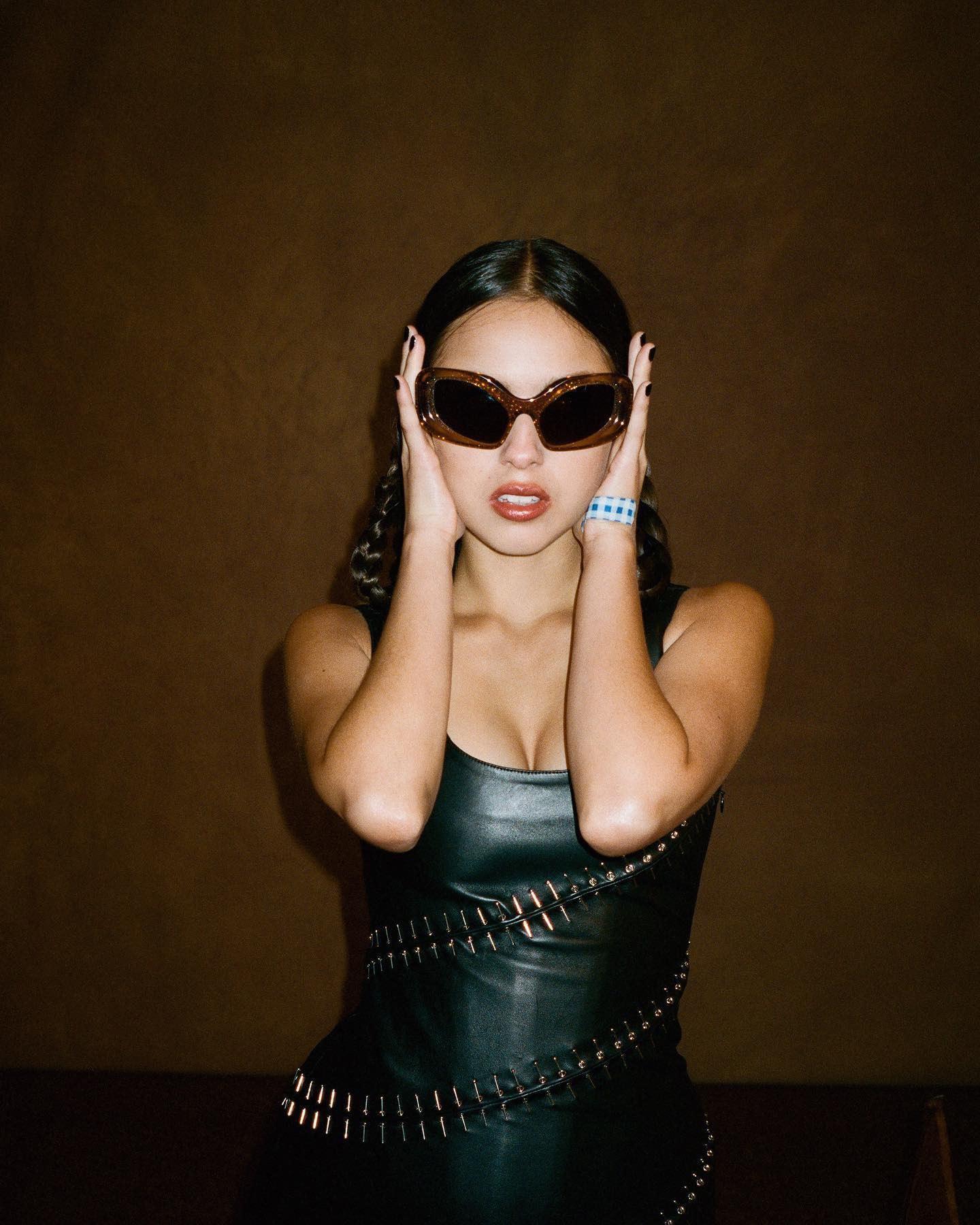 GUTS N’ Roses: Olivia Rodrigo dekonstruuje mit smutnych nastolatków [RECENZJA]