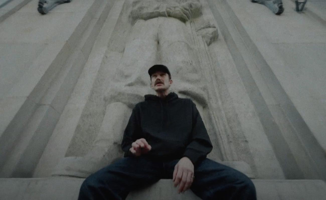 Tomasz Kot zagrał Taco Hemingwaya w klipie Darii Zawiałow