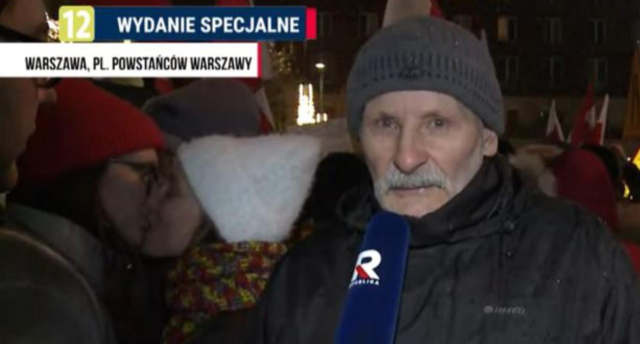 Całujące się kobiety mistrzyniami drugiego planu podczas relacji TV Republika [WIDEO]