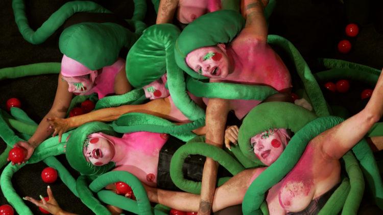 „Zasada przyjemności” –  Pornhub wchodzi w sztukę