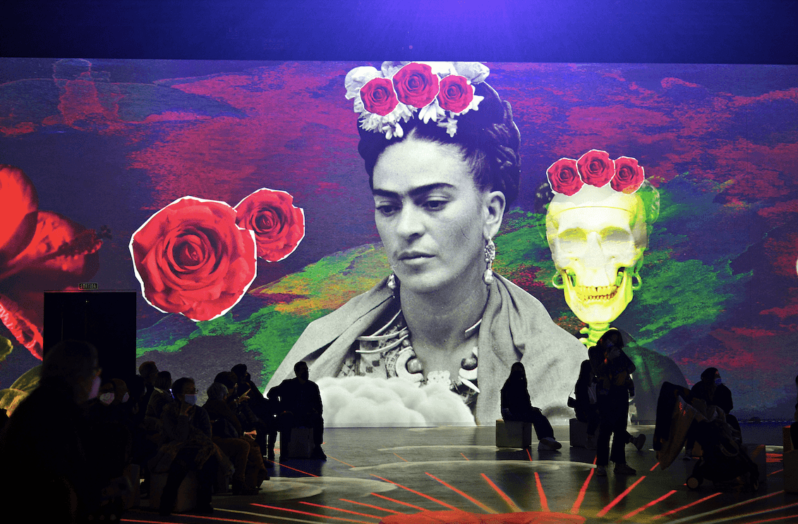 Immersyjna biografia Fridy Kahlo na wystawie „Życie ikony” w Warszawie