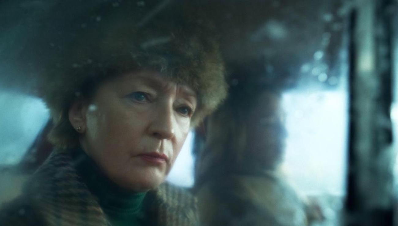 „Zima Kruka” – polski thriller z Lesley Manville w roli głównej. Producentką jest Agnieszka Holland