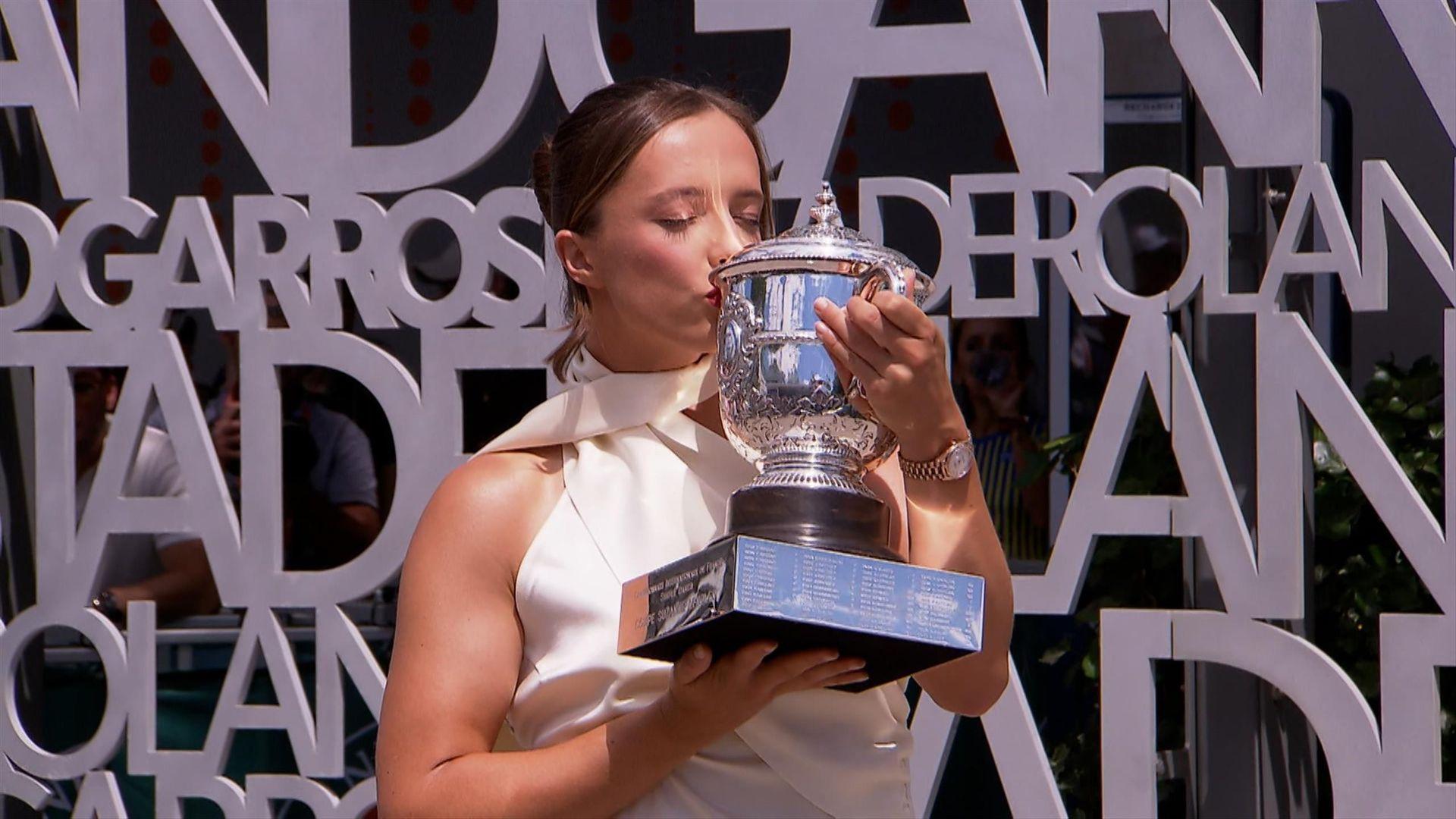 Iga Świątek triumfuje i zachwyca w stylizacji Magdy Butrym