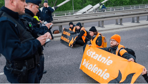 Ostatnie Pokolenie zapowiada blokowanie dróg w czasie akcji obywatelskiego oporu