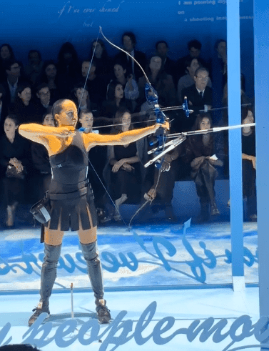 Od greckiej bogini do Katniss Everdeen: Pokaz Diora, który podbił internet [WIDEO]