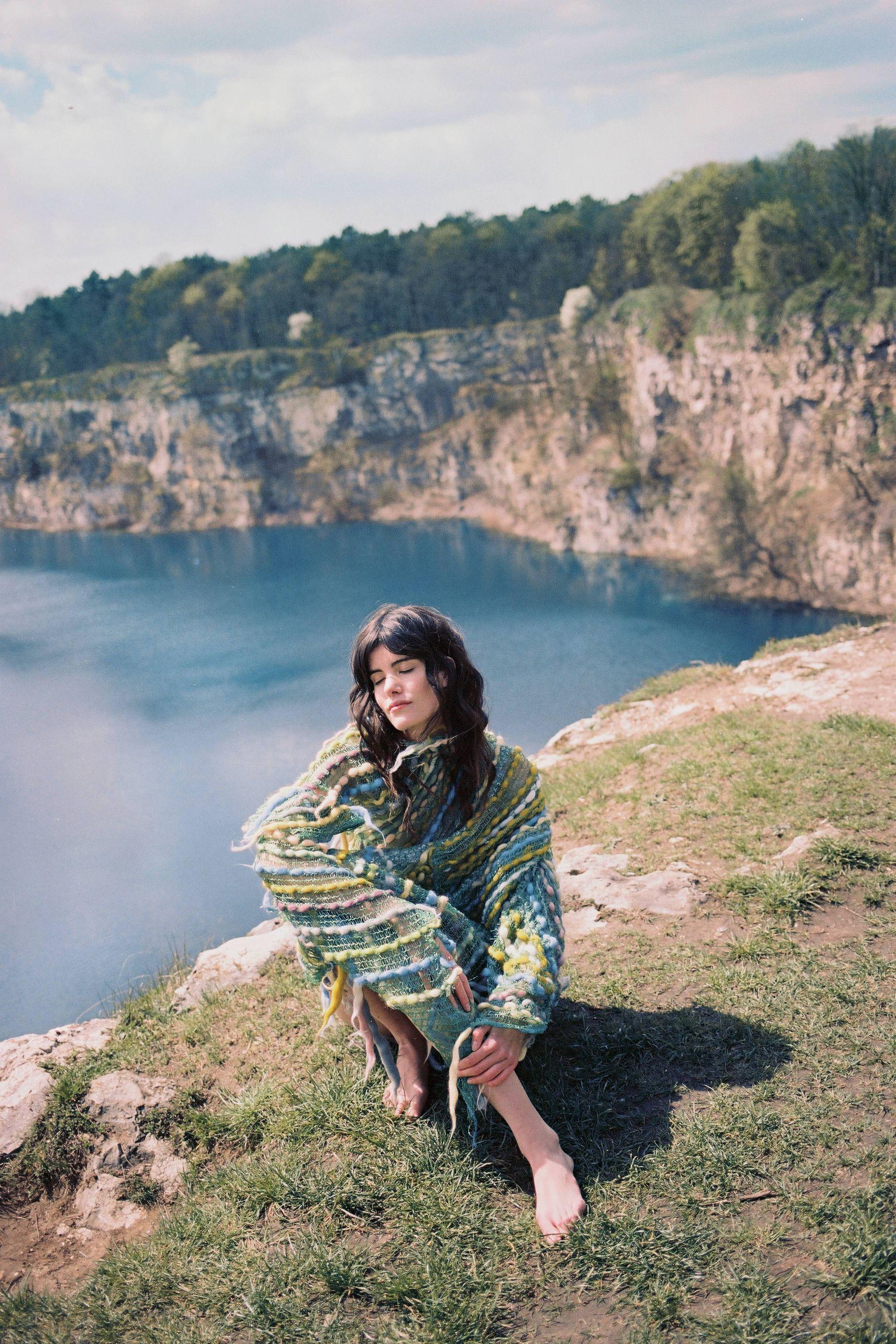 [Z archiwum K MAG] Kojąca sesja „Zaufanie” debiutującej wówczas na naszych łamach fotografki Kamili Solarz