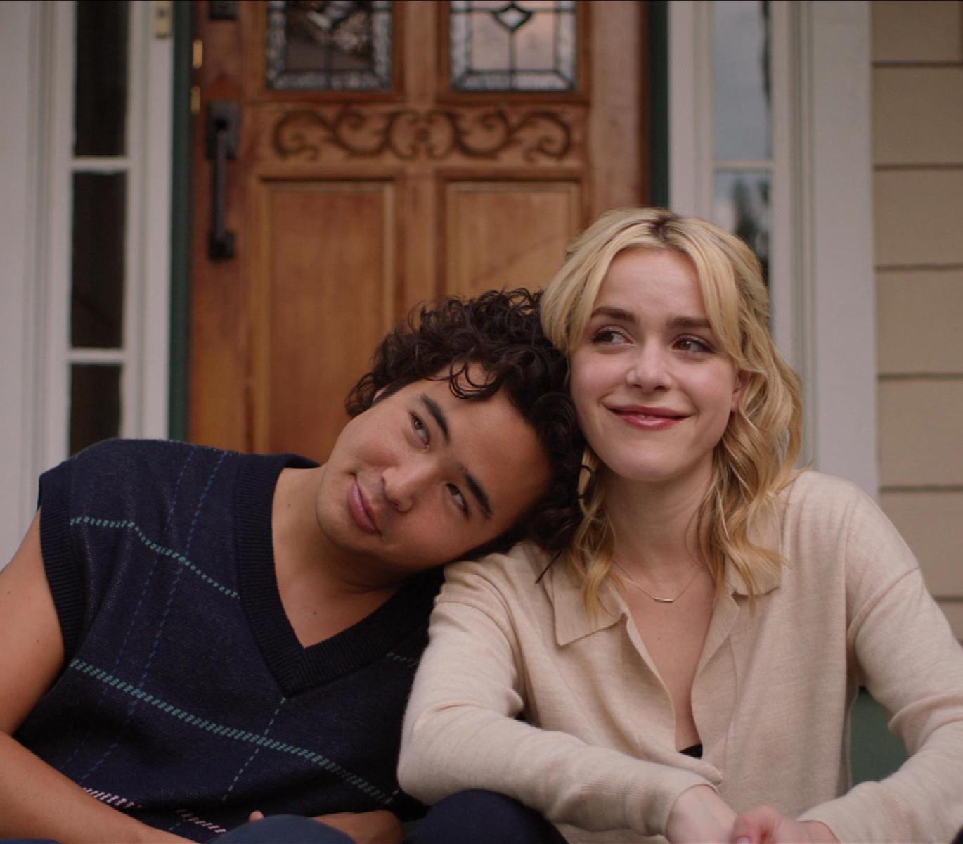 Kiernan Shipka i Nico Hiraga o komedii „Szkolne miłości”: „Żadne z nas nie chodziło na studia ani do liceum” [WYWIAD]