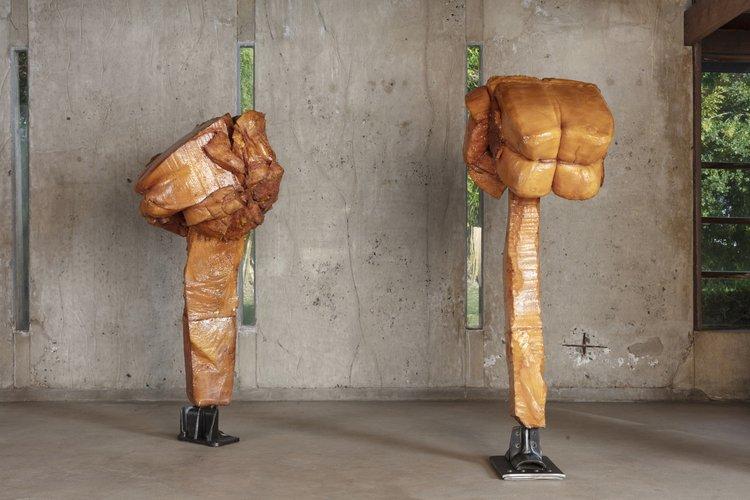 Helmut Lang w nowej odsłonie – legendarny projektant tworzy rzeźby