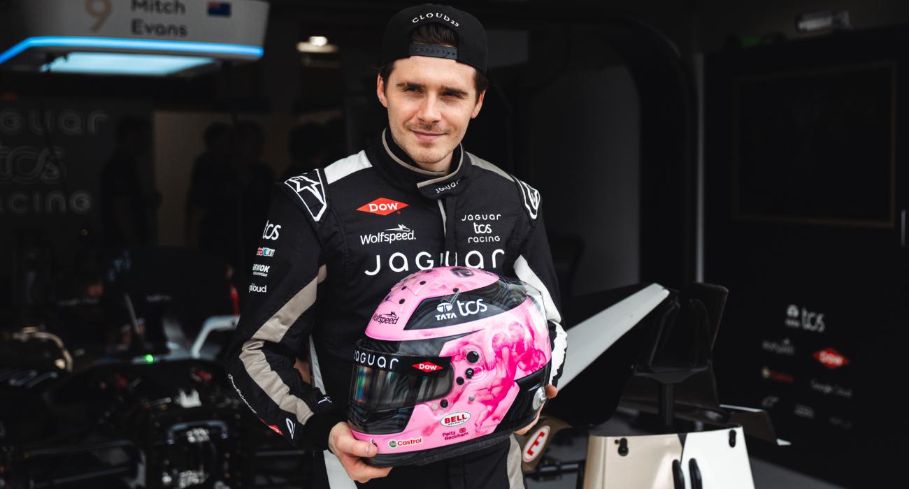 Brooklyn Peltz Beckham zachwyca aktualnych mistrzów świata Formuły E zespołu Jaguar Tcs Racing podczas Formula E Evo Sessions