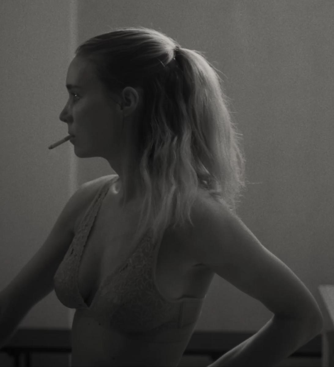 Nowy film z Rooney Marą sprawi, że opadnie wam szczęka. Gastro-koszmar i dekonstrukcja amerykańskiego snu [RECENZJA]